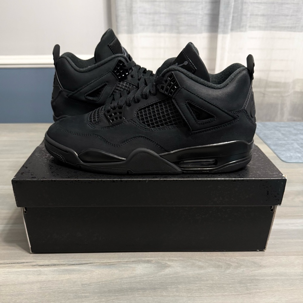Air Jordan 4 black cat 2025